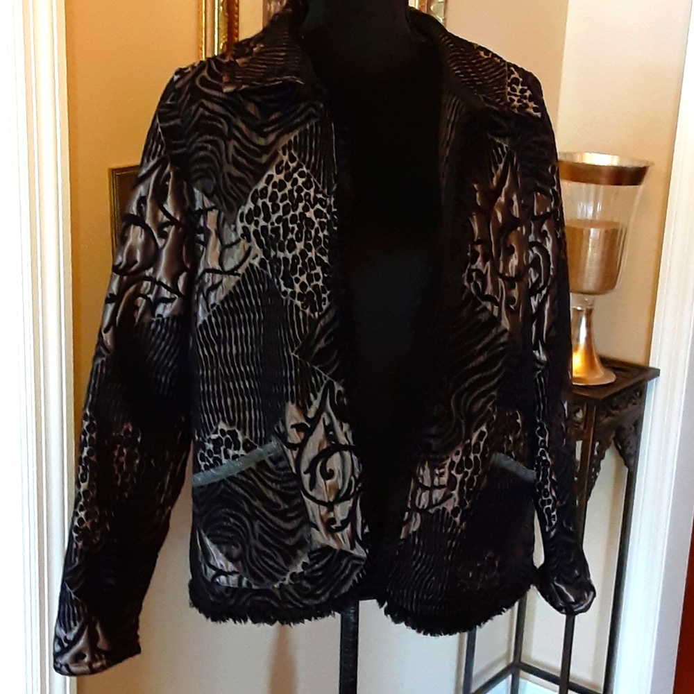 TanJay black gold silver animal print geometric quilted look jacket sz 14 EUC…